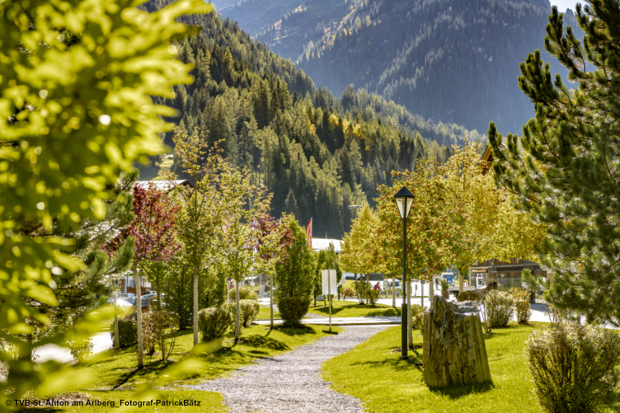 Dorf_©TVB St. Anton am Arlberg_Fotograf-PatrickBätz (2).jpg